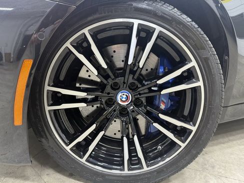Used 2023 BMW M5 image 42