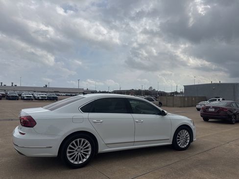 Used 2017 Volkswagen Passat 1.8T SE image 24