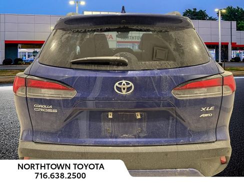Used 2024 Toyota Corolla Cross XLE image 7