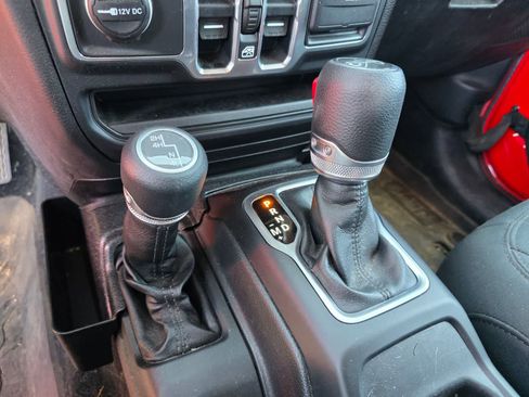 Used 2018 Jeep Wrangler Unlimited Sport S AWD/4WD image 17