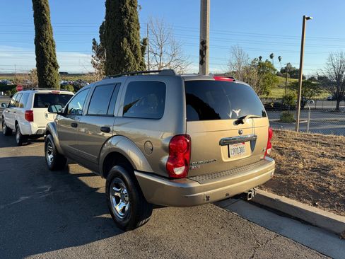 Used 2005 Dodge Durango SLT w/ Interior Convenience Group image 3