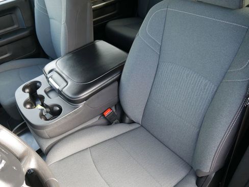 Used 2024 RAM 2500 Tradesman w/ Chrome Appearance Group image 31