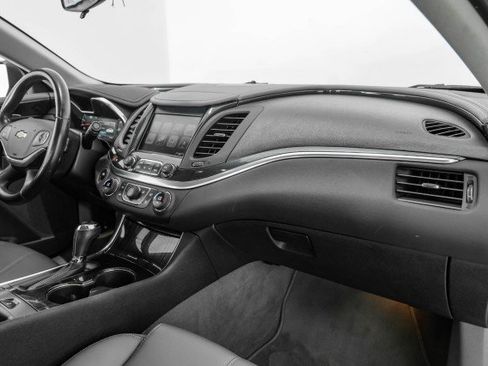 Used 2018 Chevrolet Impala LT image 10