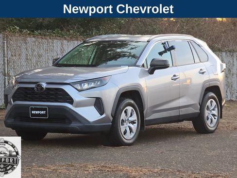 Used 2020 Toyota RAV4 LE image 9