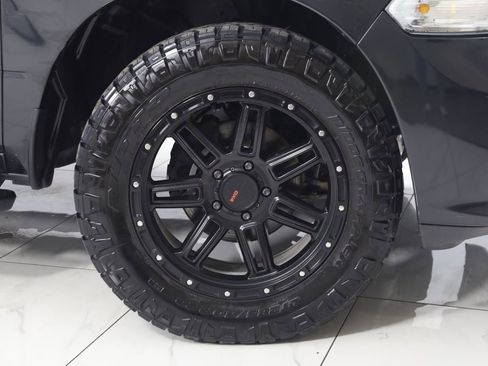 Used 2017 RAM 1500 Express w/ Express Value Package AWD/4WD image 11