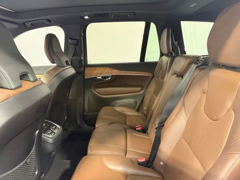 Used 2023 Volvo XC90 B6 Plus w/ Protection Package Premier AWD/4WD image 11