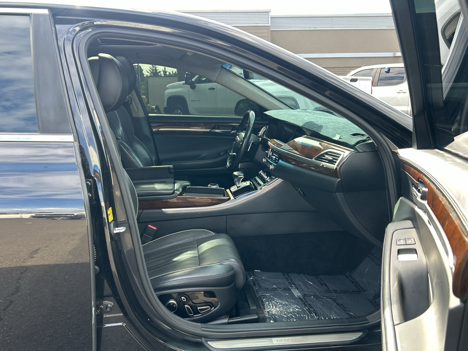 Used 2019 Genesis G90 3.3T Premium RWD image 29