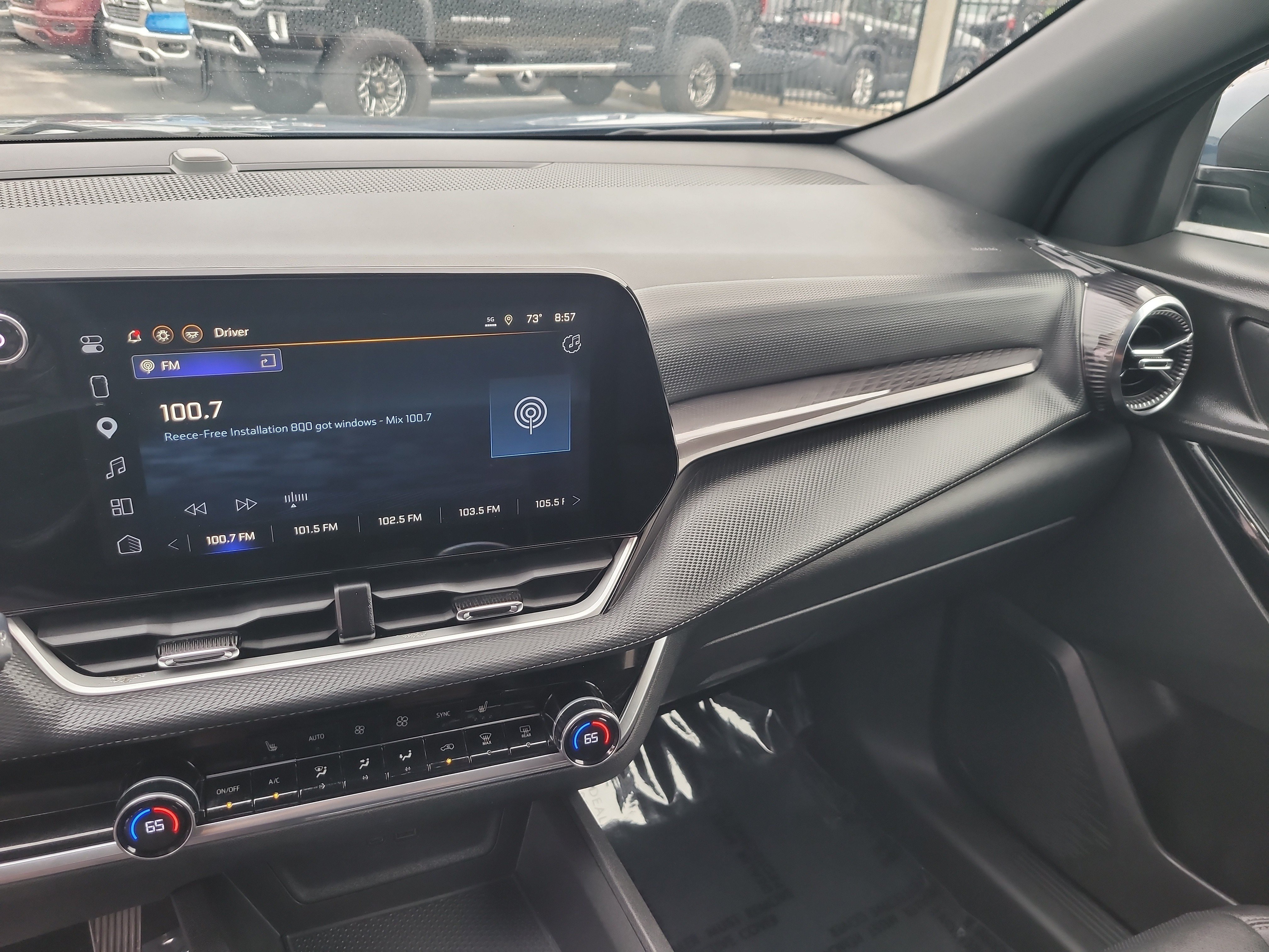 Used 2025 Chevrolet Equinox LT w/ Convenience Package II FWD image 20