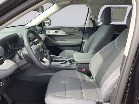 New 2026 Ford Explorer Active RWD image 7