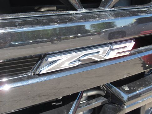 Used 2025 Chevrolet Silverado 2500 ZR2 w/ Technology Package AWD/4WD image 4