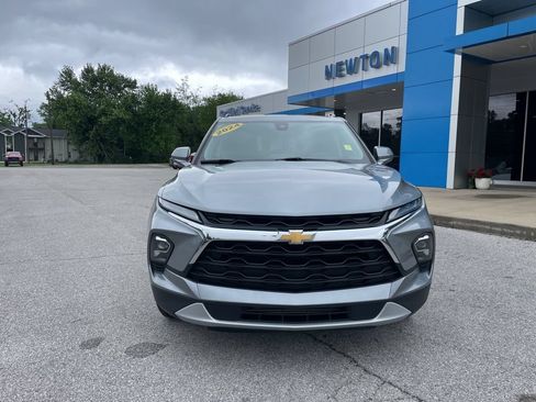 Used 2024 Chevrolet Blazer LT w/ Convenience Package FWD image 2