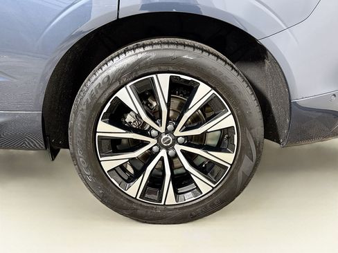 Used 2024 Volvo XC60 B5 Plus w/ Protection Package Premier AWD/4WD image 28