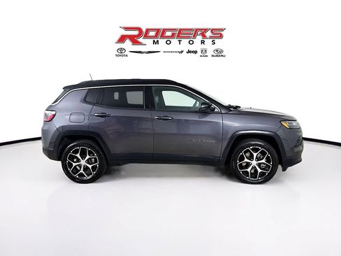Certified 2024 Jeep Compass Limited image 8