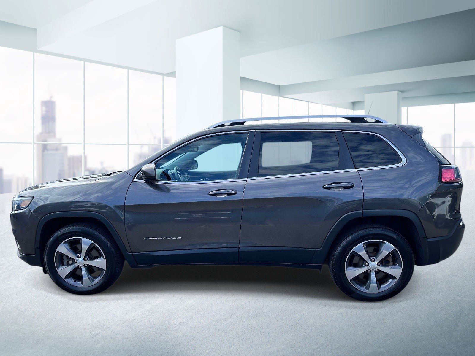 Used 2019 Jeep Cherokee Limited AWD/4WD image 2