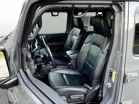Used 2020 Jeep Wrangler Unlimited Sahara AWD/4WD image 23