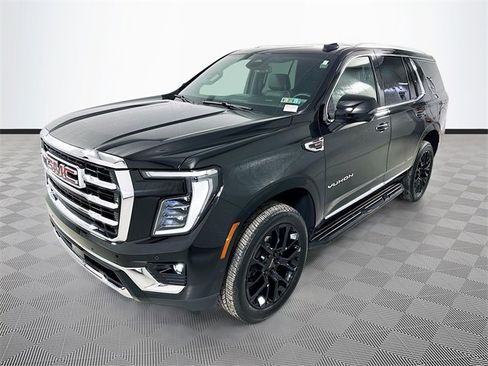 Used 2025 GMC Yukon Elevation image 3