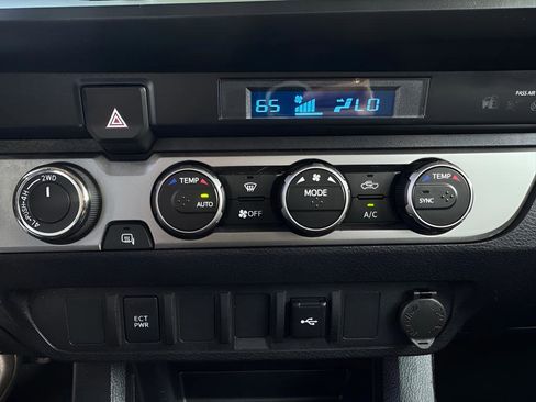 Used 2022 Toyota Tacoma SR AWD/4WD image 30