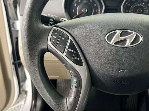 Used 2016 Hyundai Elantra SE w/ Option Group 02 FWD image 18