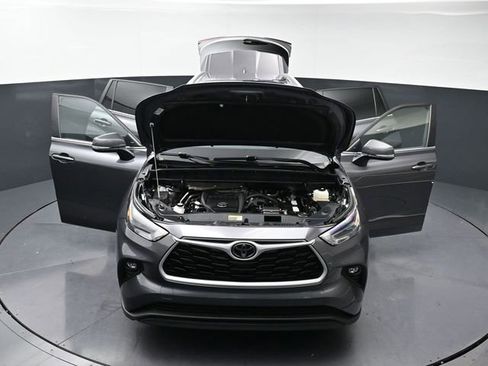 Used 2024 Toyota Highlander XLE image 44