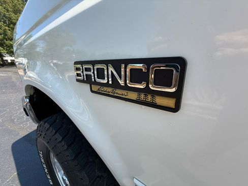 Used 1993 Ford Bronco Eddie Bauer image 8