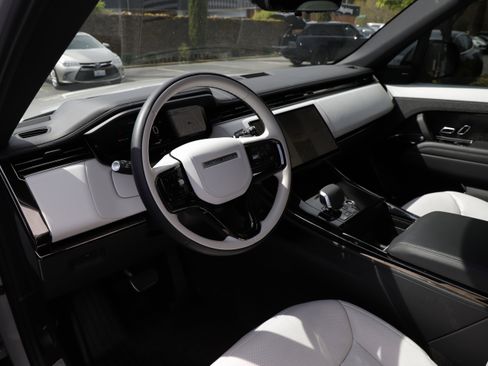 Certified 2024 Land Rover Range Rover Sport Dynamic SE image 18