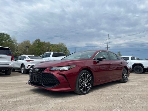 Used 2019 Toyota Avalon XSE w/ All Weather Liner Package FWD image 2