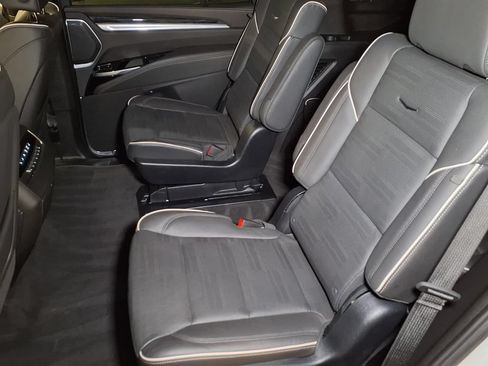 Certified 2025 Cadillac Escalade Sport AWD/4WD image 18