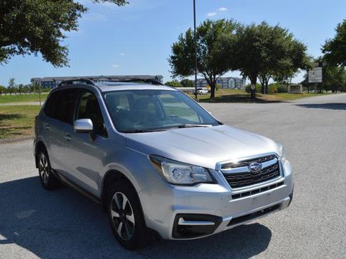 Used 2017 Subaru Forester 2.5i Premium w/ Protection Package #1 AWD/4WD image 2