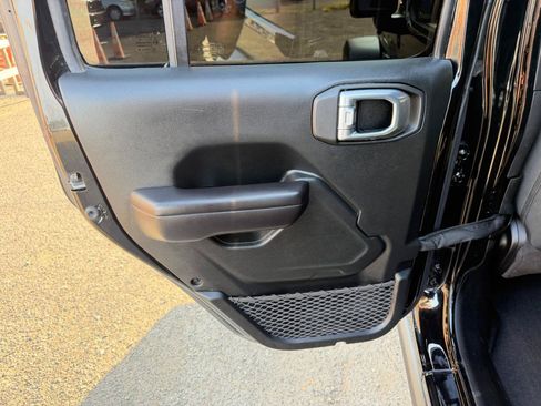 Used 2021 Jeep Wrangler Unlimited Sport AWD/4WD image 30