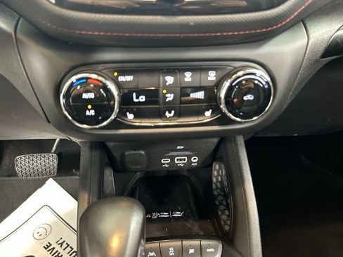 Used 2021 Chevrolet TrailBlazer RS w/ Technology Package AWD/4WD image 16