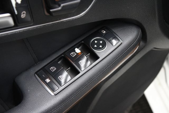 Used 2013 Mercedes-Benz E 350 Sedan image 9