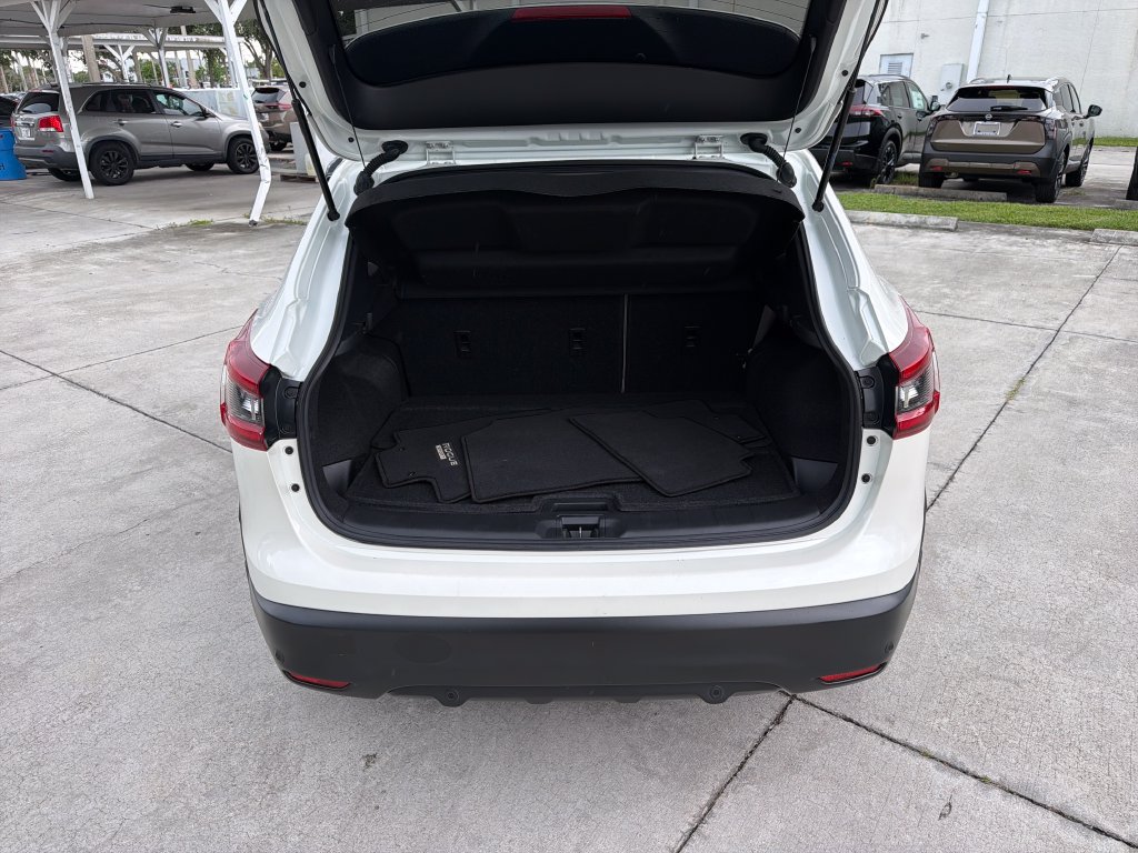 Used 2021 Nissan Rogue Sport SL FWD image 34