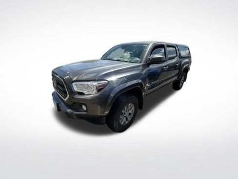 Used 2019 Toyota Tacoma SR5 RWD image 6