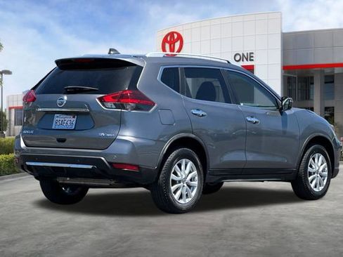 Used 2020 Nissan Rogue SV AWD/4WD image 4