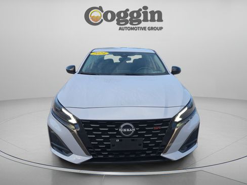 Used 2024 Nissan Altima 2.5 SR FWD image 8