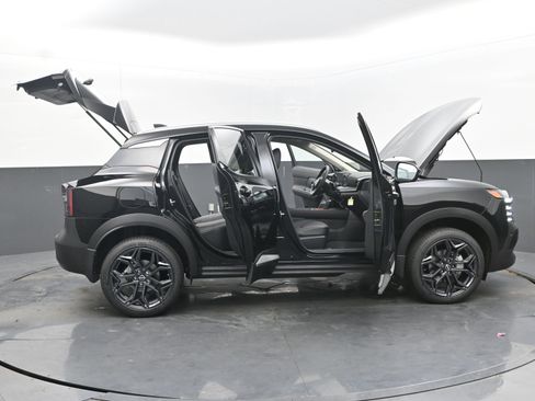 New 2025 Nissan Kicks SR image 45