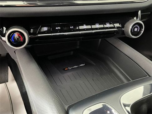 New 2026 Chevrolet Equinox EV RS image 8