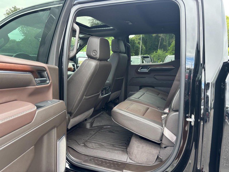 Used 2024 GMC Sierra 1500 Denali w/ Denali Reserve Package AWD/4WD image 11