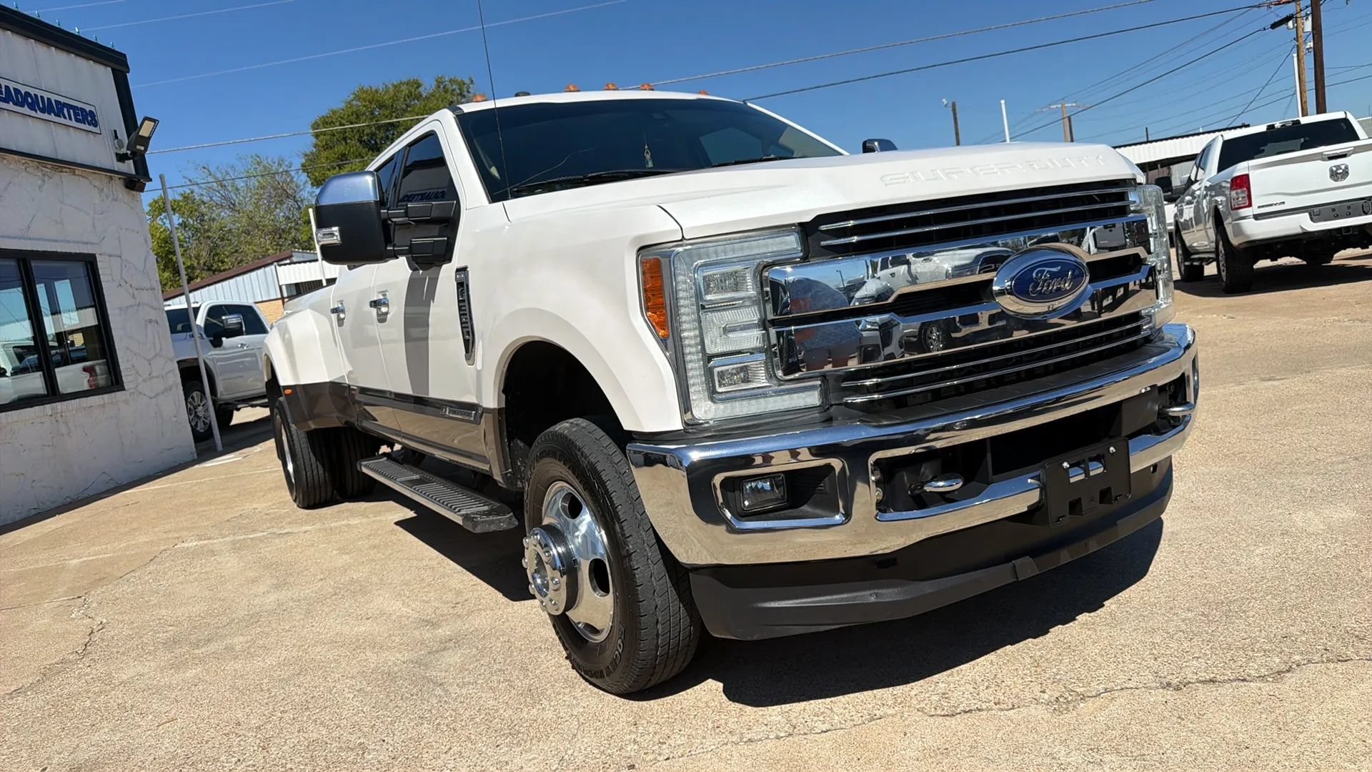 Used 2017 Ford F350 Lariat w/ Lariat Ultimate Package AWD/4WD image 4