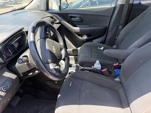 Used 2020 Chevrolet Trax LS w/ Tint and Cruise Package FWD image 6