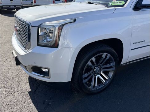 Used 2017 GMC Yukon Denali w/ Open Road Package image 11