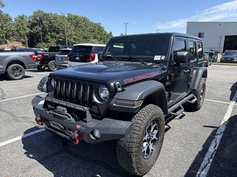 Used 2023 Jeep Wrangler Unlimited Rubicon w/ Cold Weather Group AWD/4WD image 8