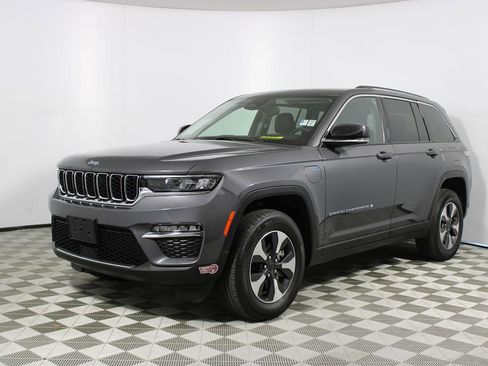 Used 2024 Jeep Grand Cherokee Limited 4xe image 3