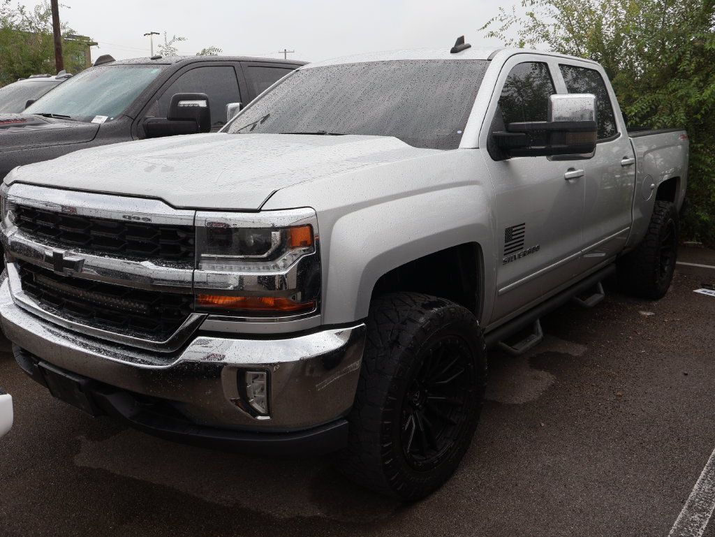 Used 2017 Chevrolet Silverado 1500 LT w/ All Star Edition AWD/4WD image 4