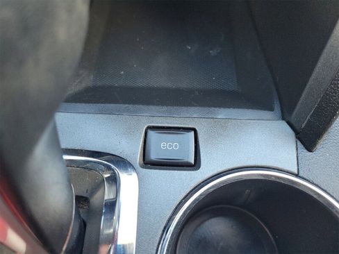 Used 2015 GMC Terrain SLE FWD image 28
