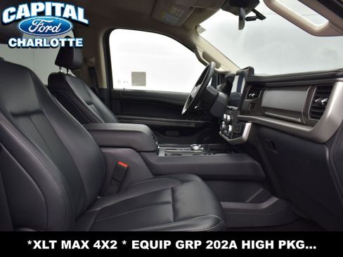 Used 2024 Ford Expedition Max XLT image 11