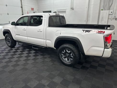 Used 2021 Toyota Tacoma TRD Off-Road w/ TRD Premium Off Road Package AWD/4WD image 6