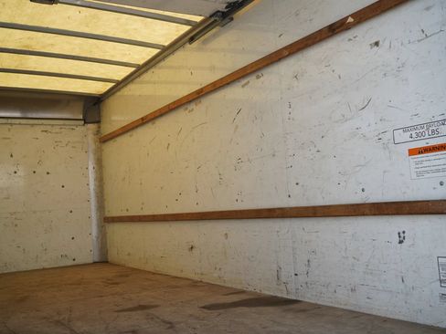 Used 2021 GMC Savana 3500 Extended w/ Power Convenience Package RWD image 12