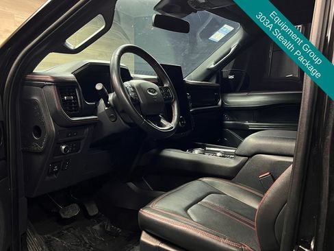 Used 2022 Ford Expedition Limited AWD/4WD image 2