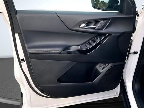 Used 2025 Chevrolet Equinox LT w/ Convenience Package II image 20